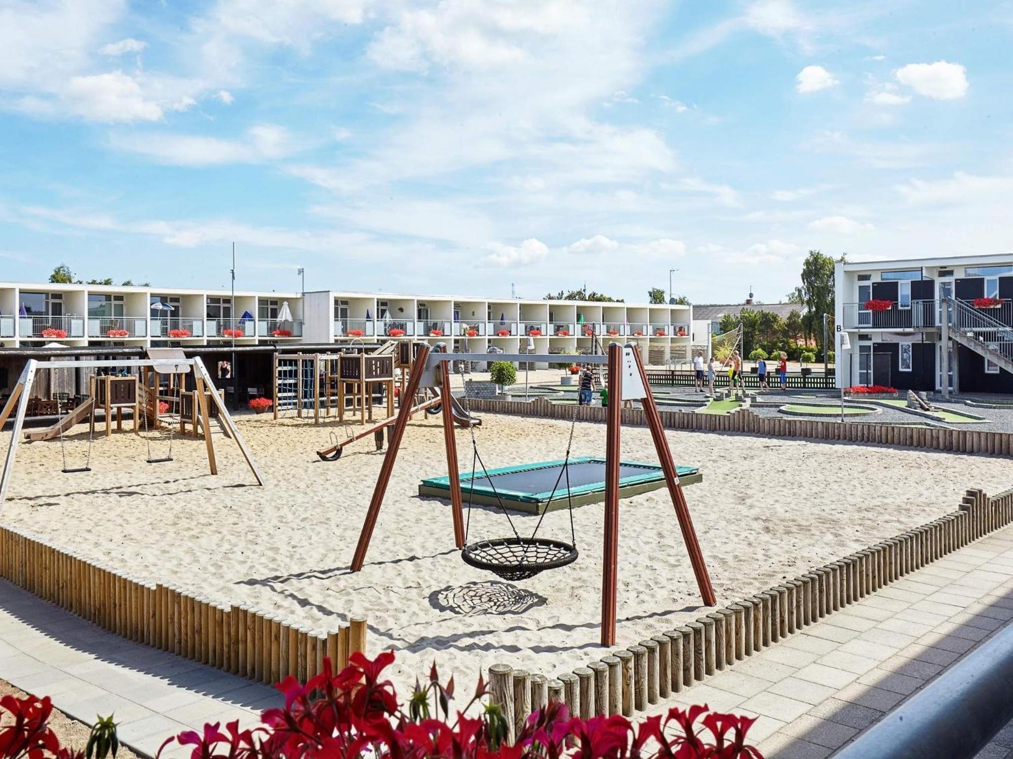 4 Person Holiday Home On A Holiday Park In Glesborg Bagian luar foto